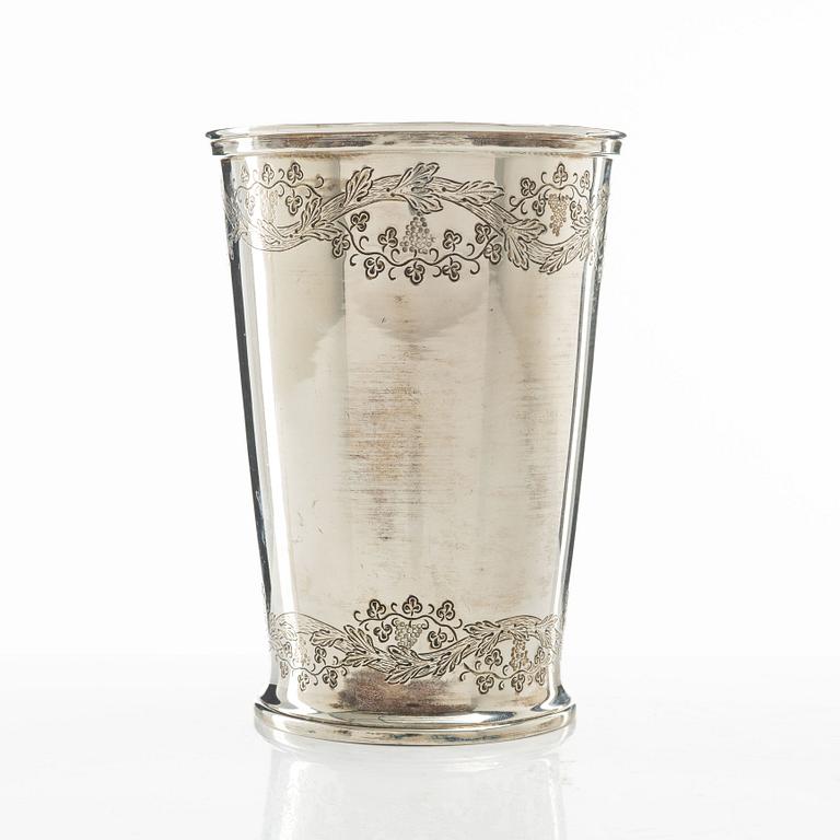 A silver beaker, mark Titulo and 916, Portugal 20th century.