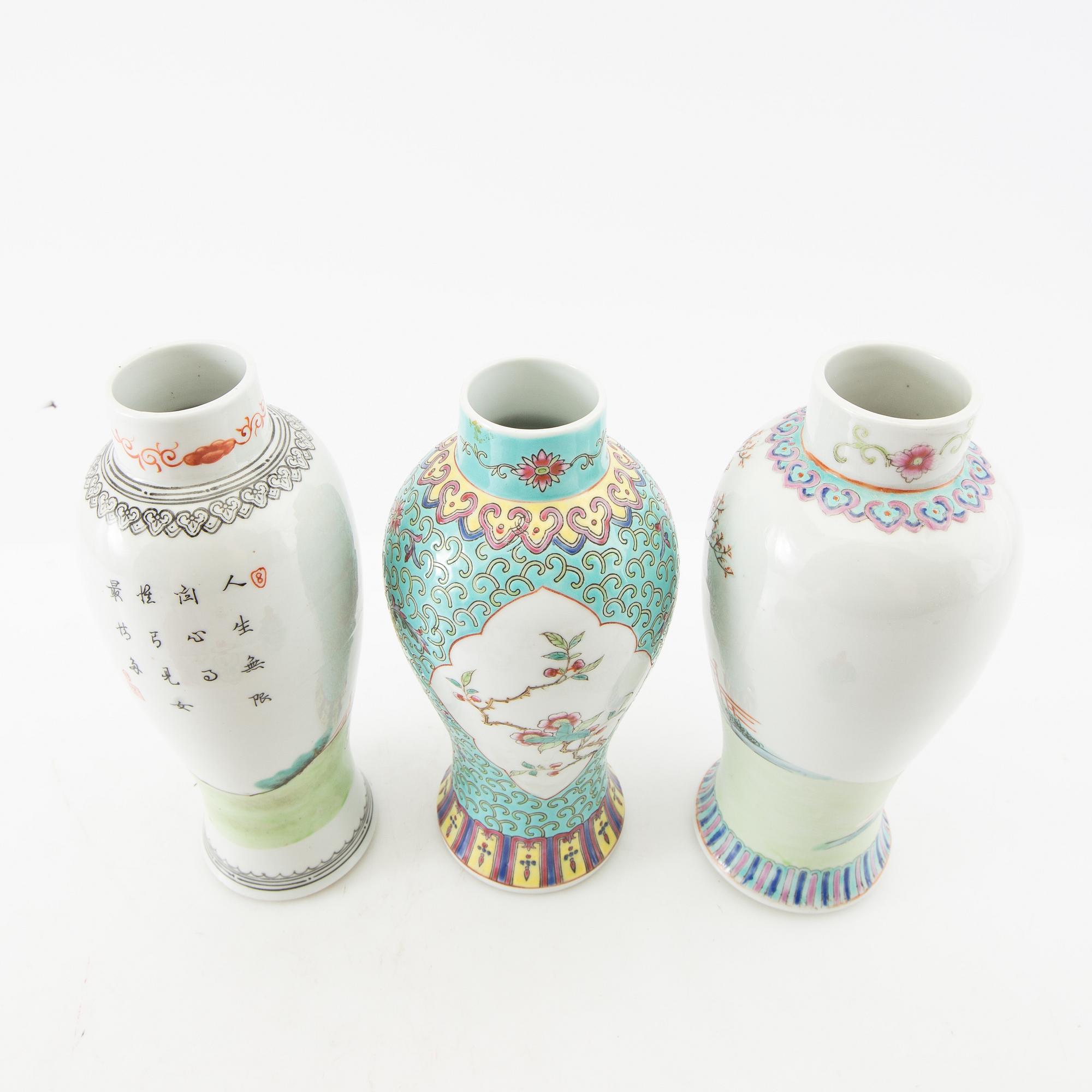 Lockurnor 3 st Kina 1900-tal porslin.