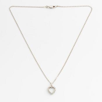 Heart-shaped necklace with octagon-cut diamonds.