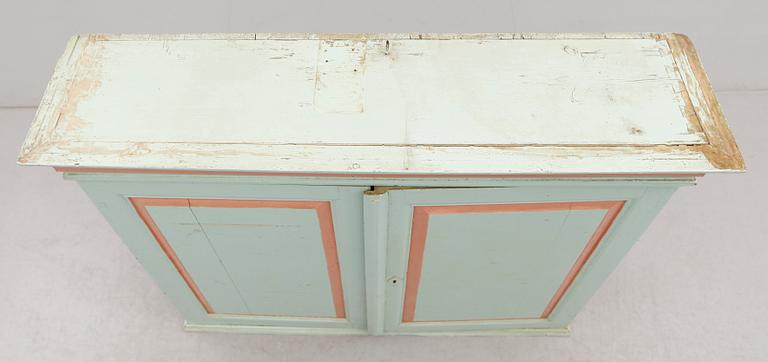 ÖVERSKÅP, allmoge, 1800-talets andra hälft.