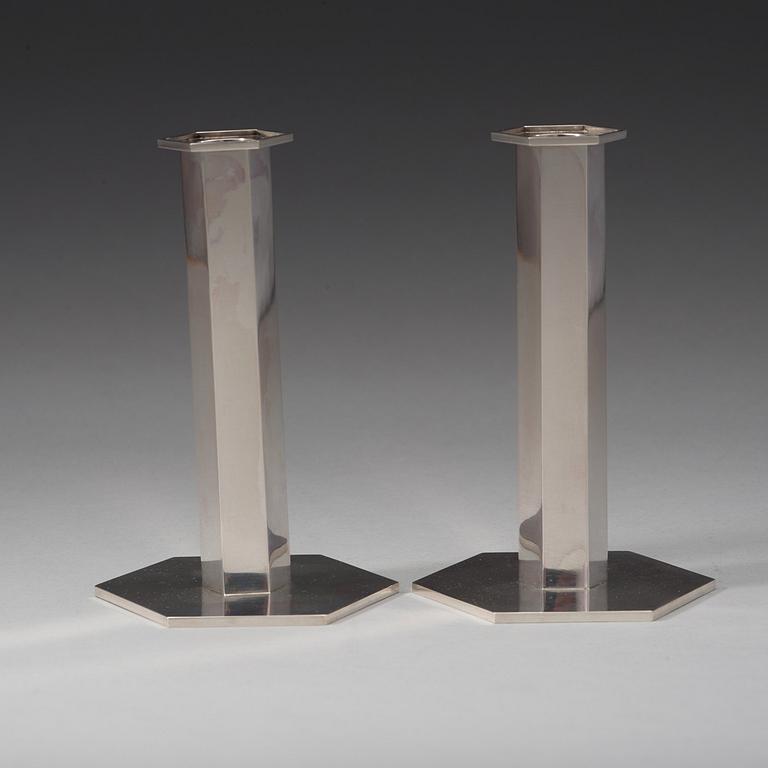 Wiwen Nilsson, a pair of sterling candlesticks, Lund 1975.