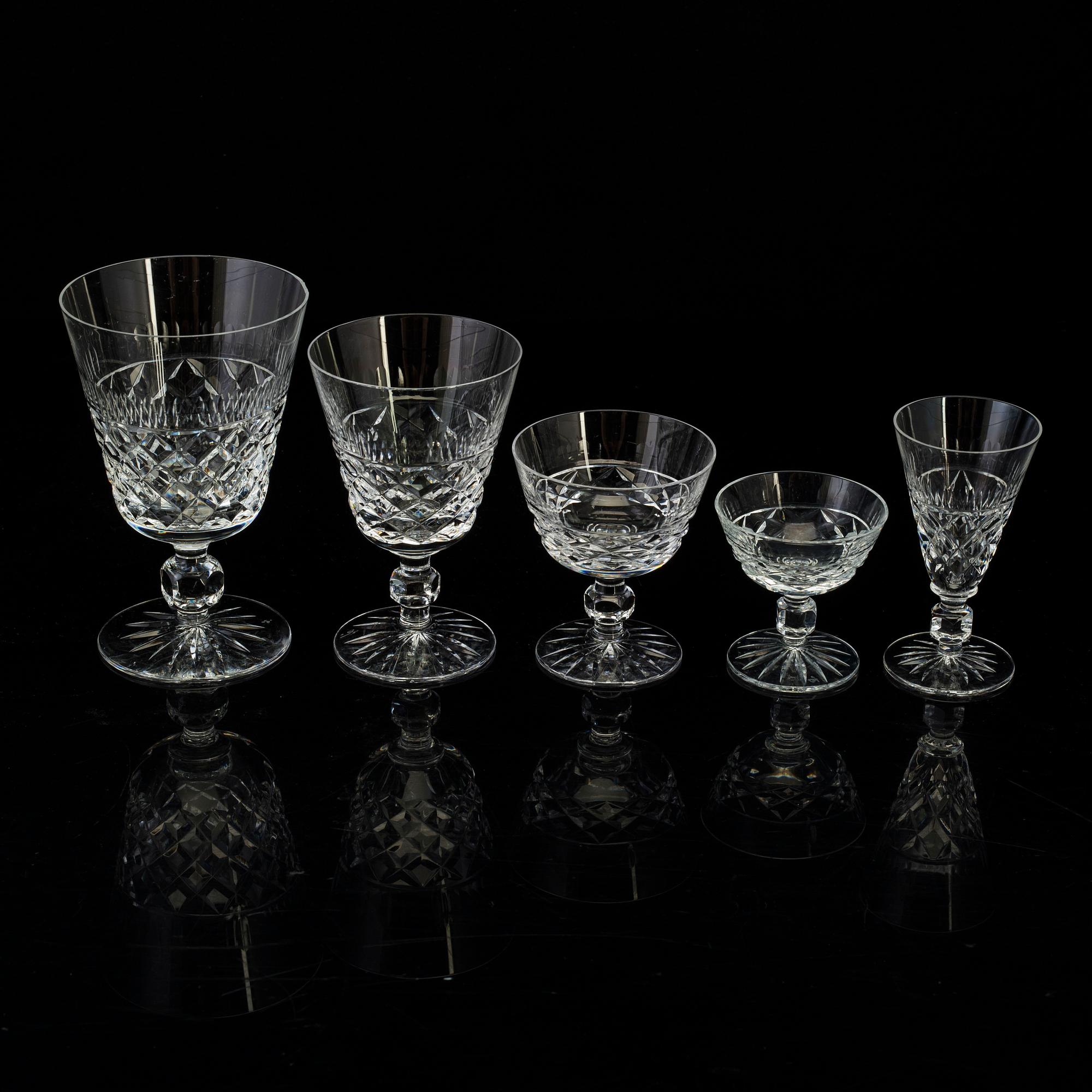 GLASSERVIS, 58 delar, troligen Åfors glasbruk, cirka 1960-tal.