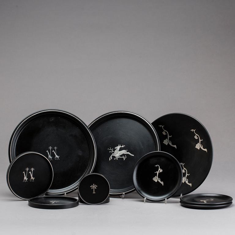 TALLRIKAR OCH COASTERS, 14 delar, isolit och silver, Perstorp.