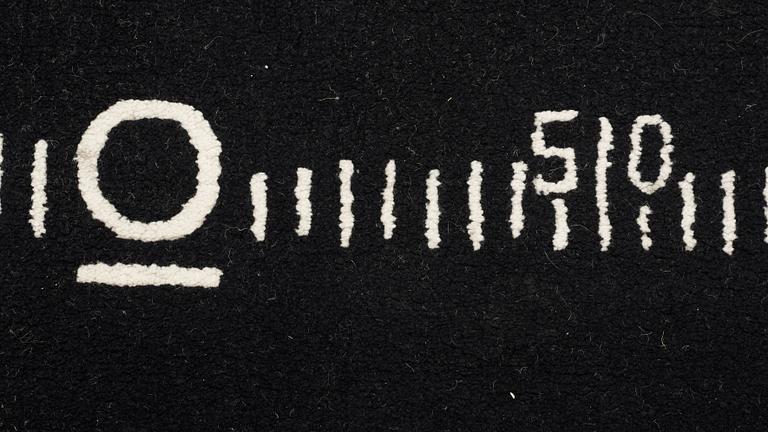 MATTA. "Centimètre", Black board rug. Handknuten. 248,5 x 228,5 cm. Efter design av Eileen Gray.