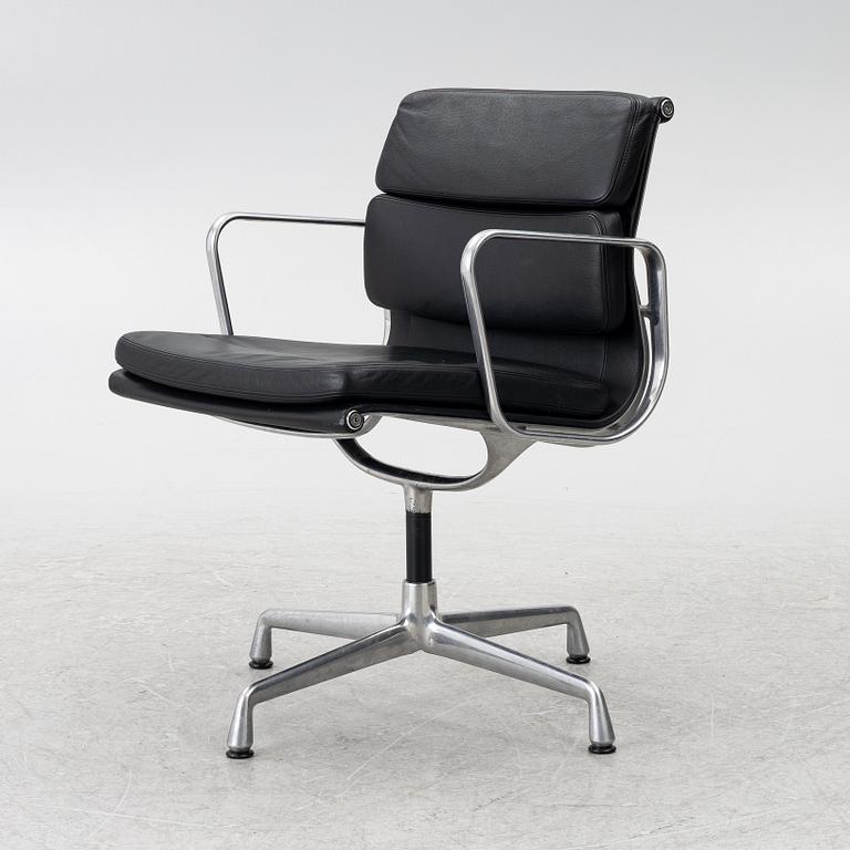 Charles & Ray Eames, Office chair, “EA208 Soft Pad Chair”, Vitra.