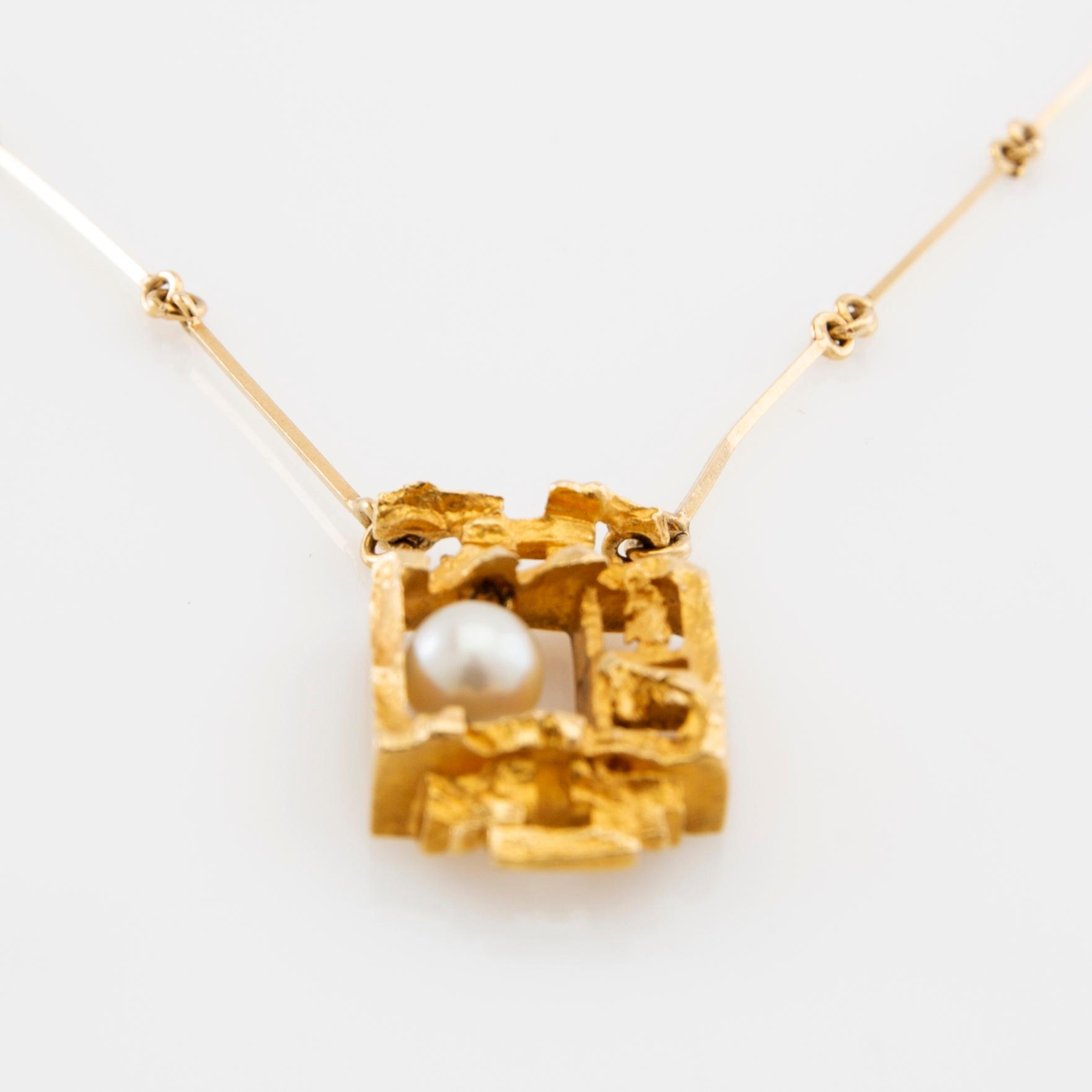 Björn Weckström, Halsband "Taikahelmi/Magisk pärla", 18K guld och odlad pärla, Lapponia.