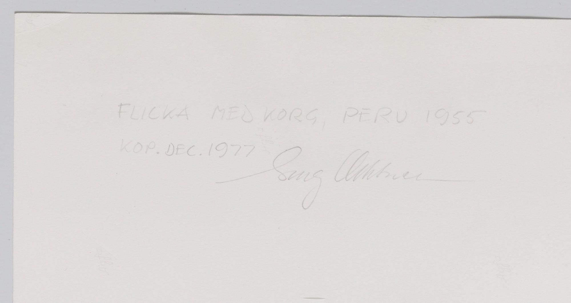 Georg Oddner, "Flicka med korg, Peru, 1955".