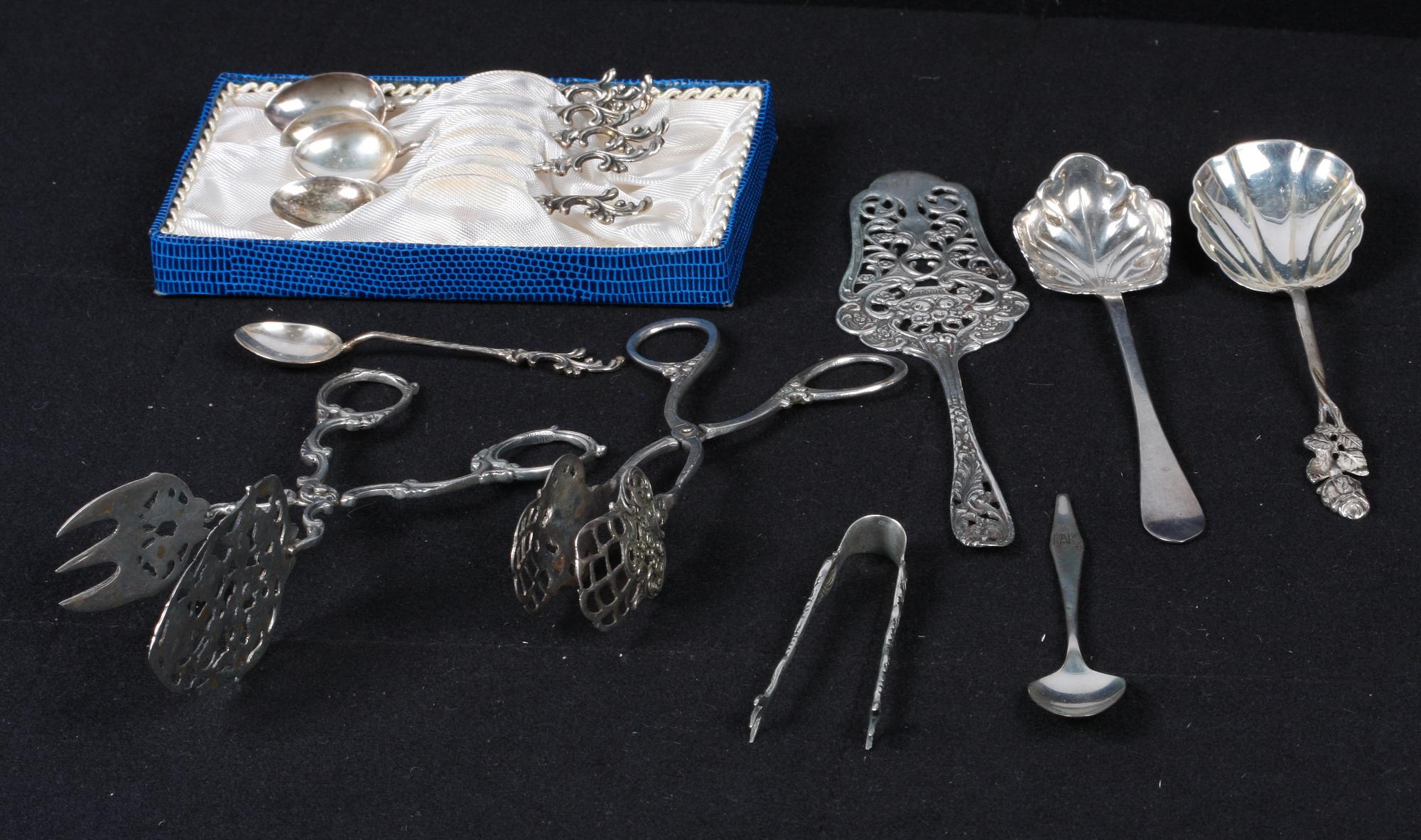 PARTI SILVER, 13 delar. Silver. Bla Stockholm 1947.