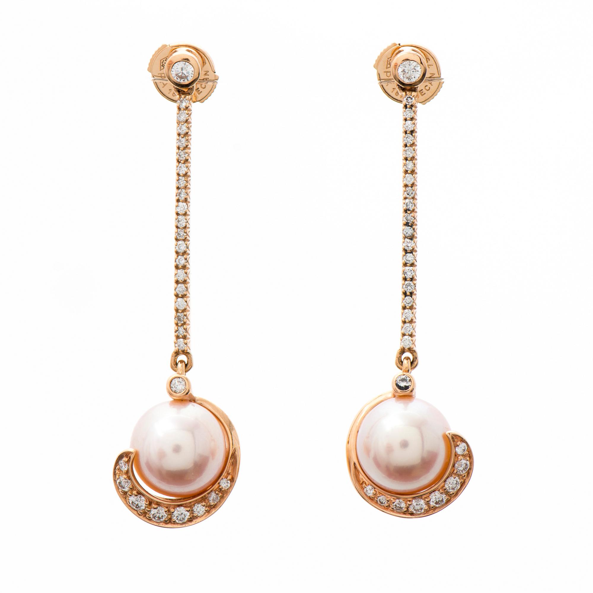 APAIR OF EARRINGS, cultured pearls, brilliant cut diamonds, 18K gold. Françoise Albasini, Cannes.