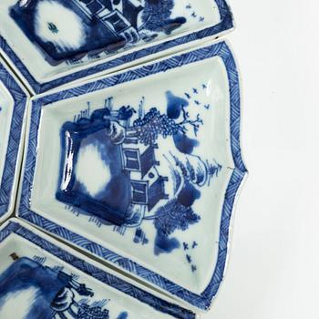A nine piece Chinese export blue and white cabaret, Qing dynasty, Qianlong (1736-95).