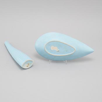 A "Reptil" dish and a vase in stoneware, model 263 and 260, designed by Stig Lindberg for Gustavsberg Studio.