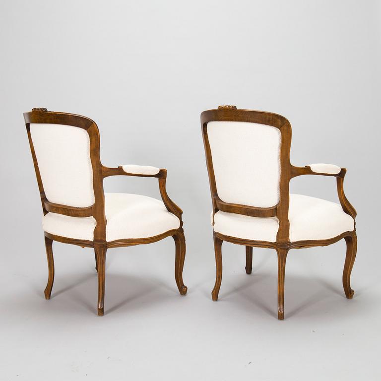 A pair of french armchairs, turn of the 19th / 20th century.