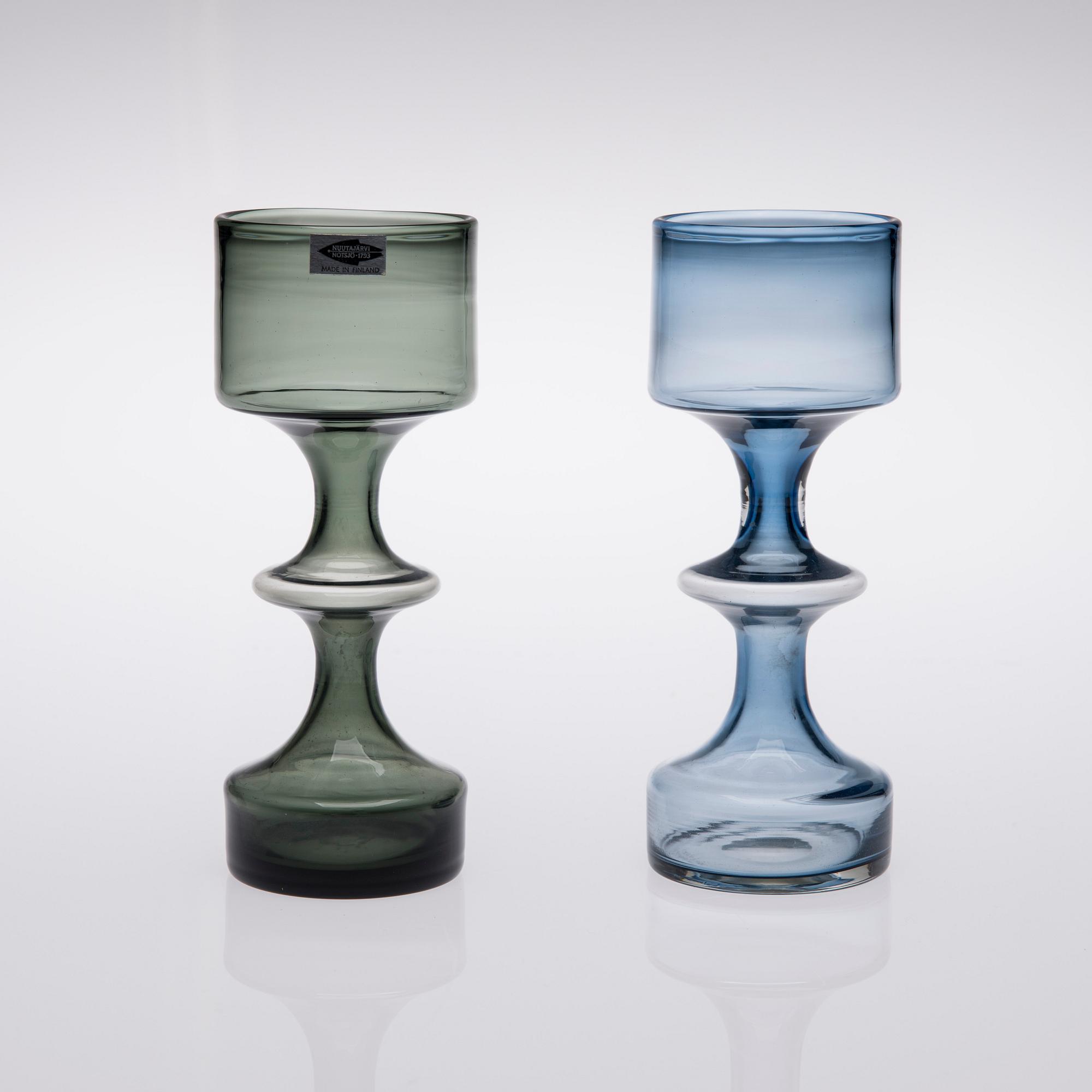KAJ FRANCK, VASER 2 st, glas, "Hyrrä" KF245, signerade. Nuutajärvi, 1960-tal.