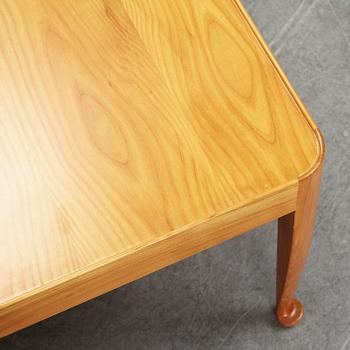 Josef Frank, soffbord, "Diplomat" modell 2073, Firma Svenskt Tenn, formgivet 1949, tillverkat före 1985.