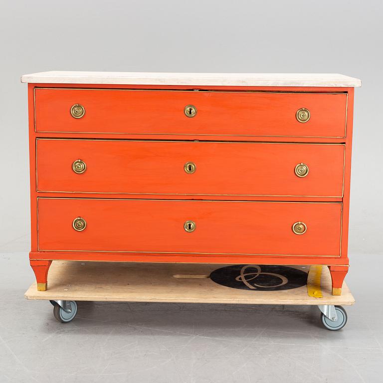 A late Gustavian chest of drawers, early 19th century.