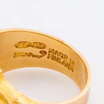 LAPPONIA RING 18K gold w 1 cultured pearl approx 5 mm, design Björn Weckström 1973 "Ukkoshelmi", hallmark Finland.