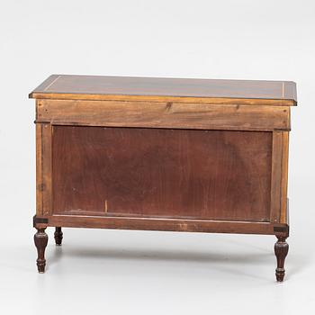 Chest of drawers, first half of the 20th century.