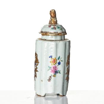 A famille rose armorial tea caddy with cover, Qing dynasty, Qianlong (1736-95).