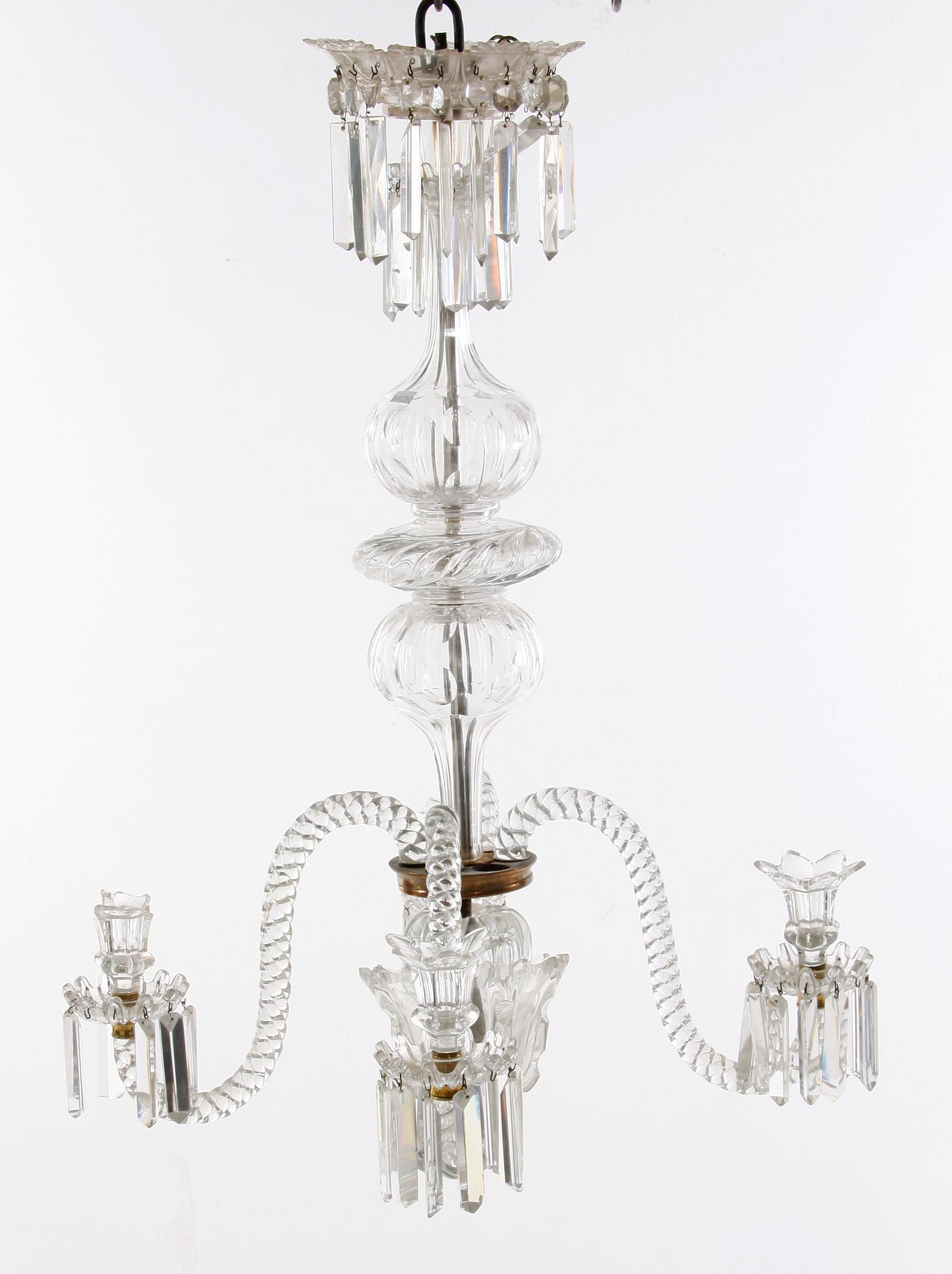 LJUSKRONA, glas, barockstil, 1800-talets andra hälft. H 75.