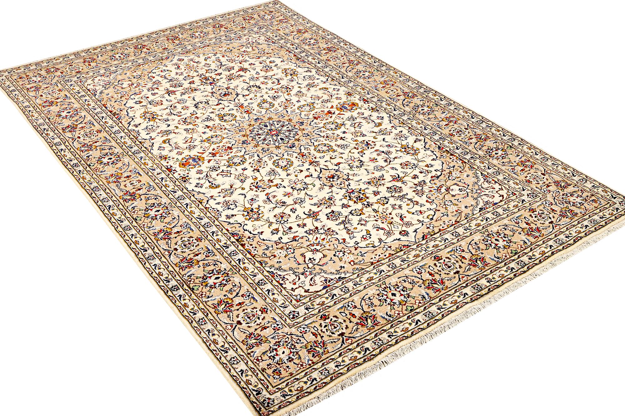 A Kashan carpet a. 285 x 190 cm.