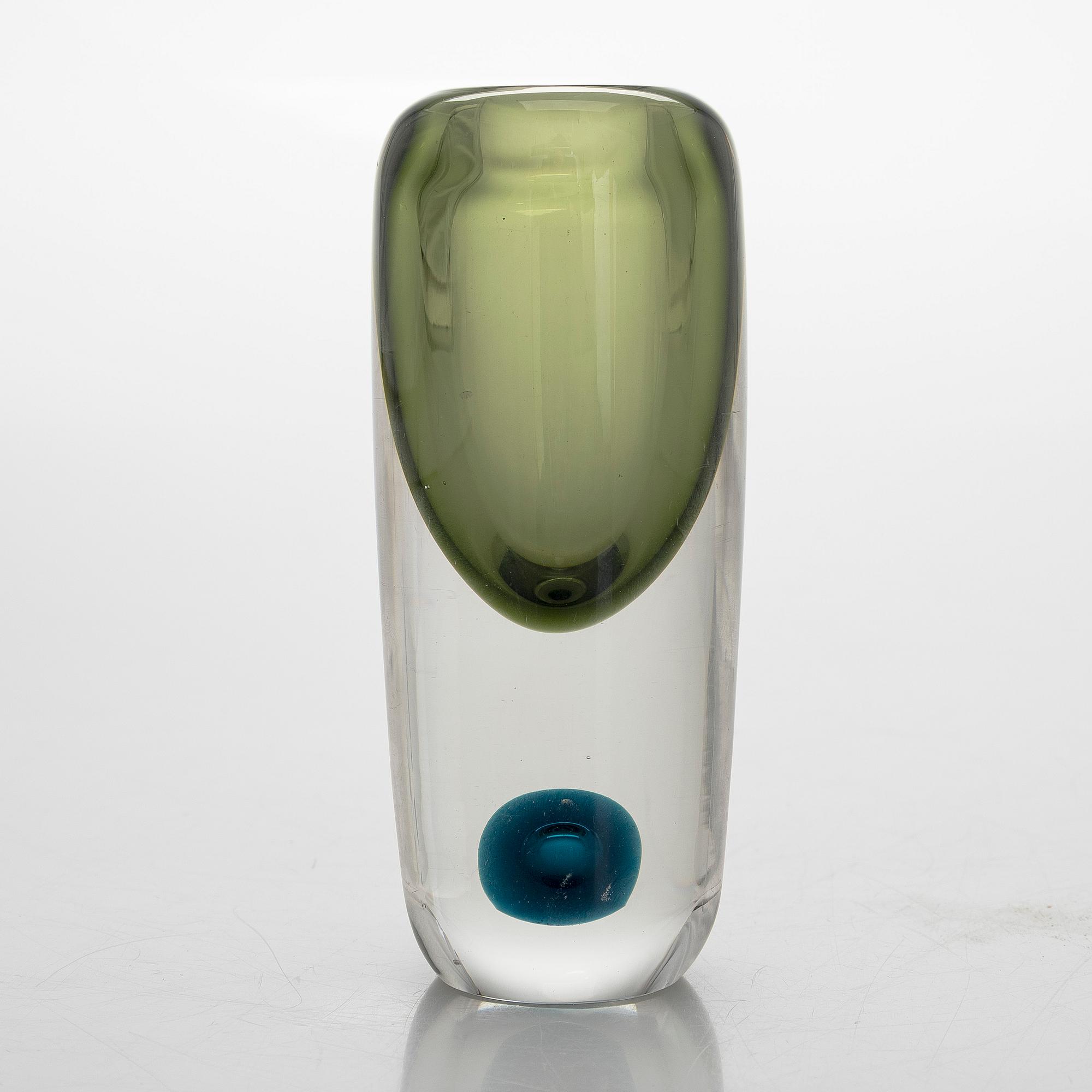 Saara Hopea, a 'Bubble' glass vase, Nuutajärvi Notsjö, 1957.
