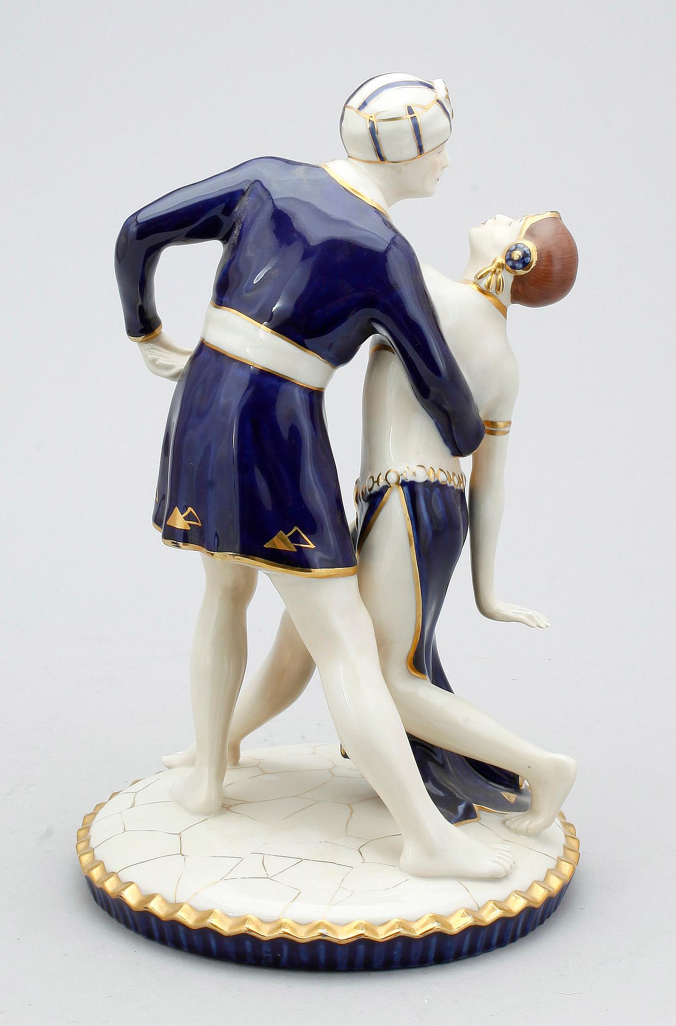 FIGURIN, porslin, forna Tjeckoslovakien, 1900-talets första hälft.