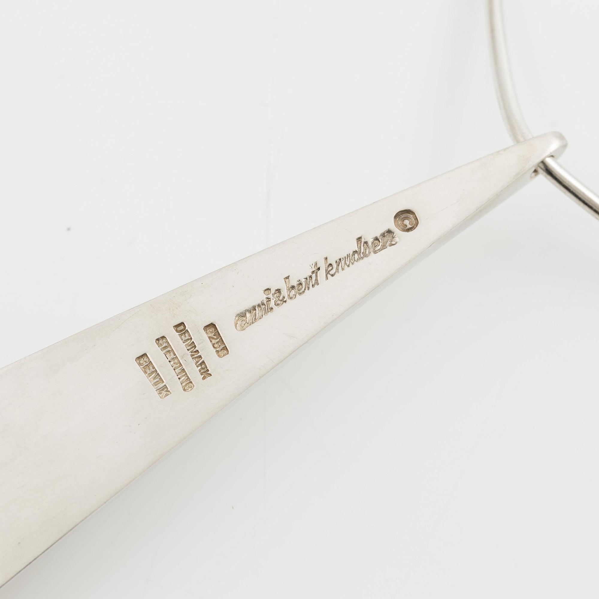 Anni & Bent Knudsen, collier, silver med cabochonslipade ametister, Danmark ca 1960-tal.