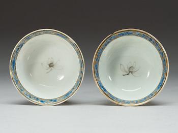 Two cups with saucers and a teacaddy, Qing dynasty, Yongzheng (1723-35).
