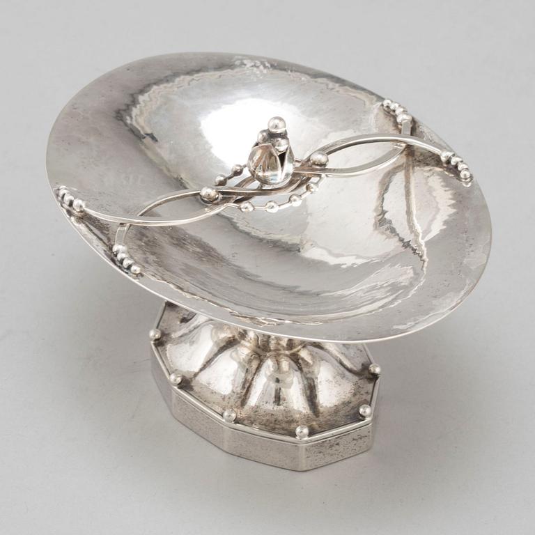 GEORG JENSEN, a silver bowl, Copenhagen, Denmark 1919, model nr 42, designed by Johan Rohde.