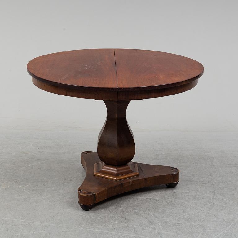 BORD, Karl Johan, 1800-talets mitt.