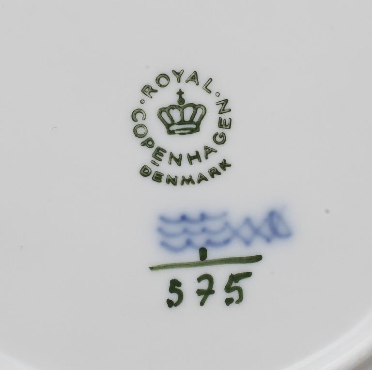 KAFFESERVISDELAR, 34 delar, "Musselmalet", Royal Copenhagen, 1900-tal.