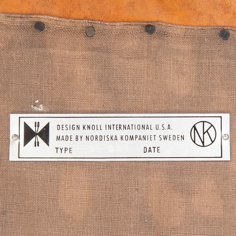 Eero Saarinen, karmstolar ett par NK (Nordiska Kompanet) för Knoll International 1960-tal.