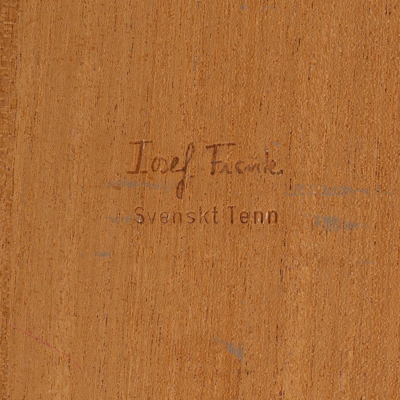 Josef Frank, soffbord, modell 2073, "Diplomat", Firma Svenskt Tenn.