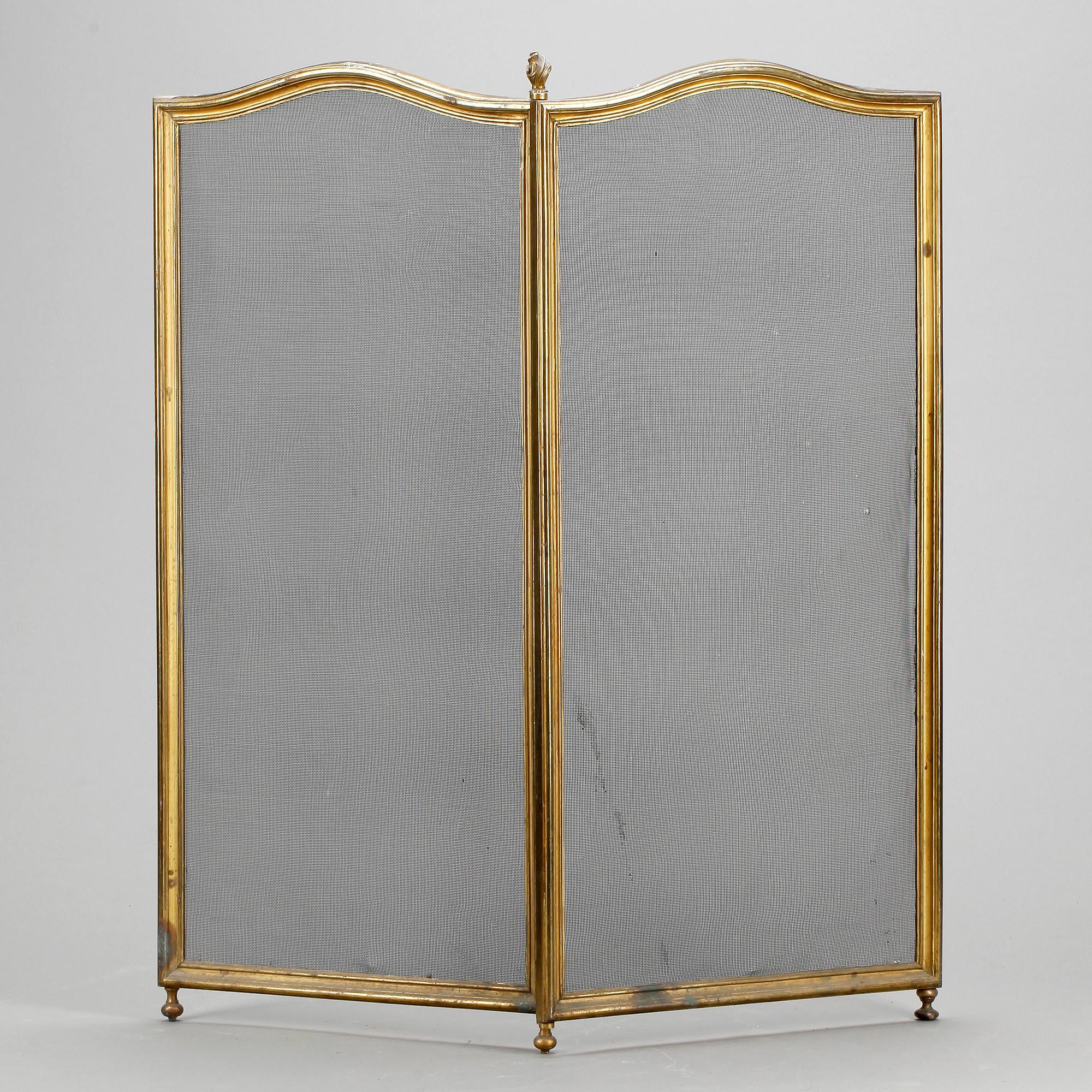 BRASSKYDD, delvis förgylld, 1800-talets andra hälft.