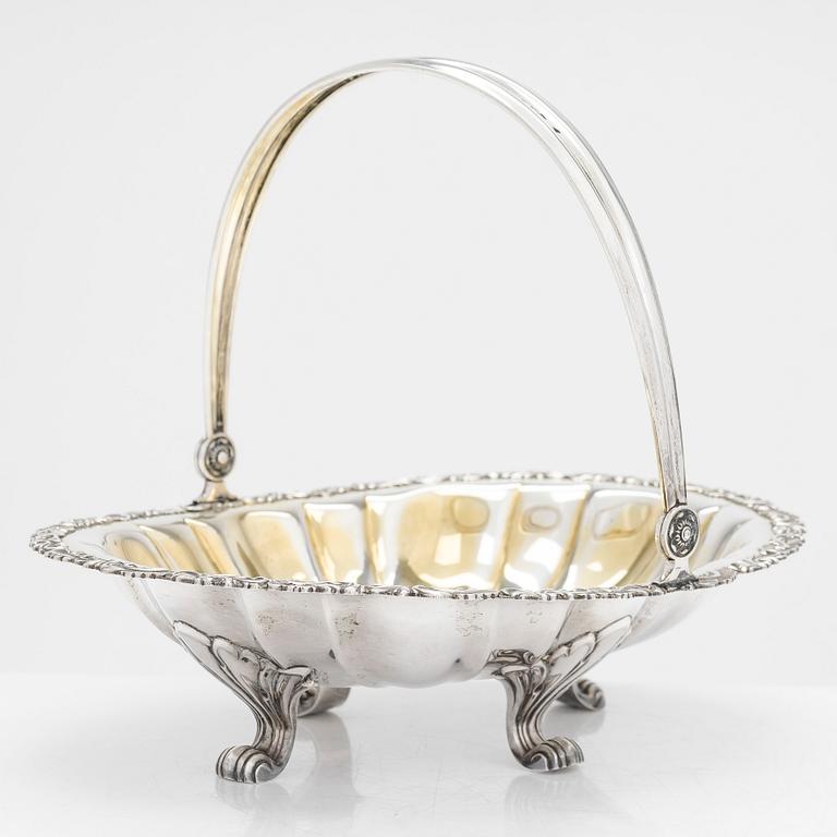 A silver breadbasket, Kultakeskus, Hämeenlinna 1944.