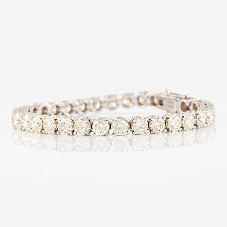 Tennis bracelet, 18K white gold with brilliant-cut diamonds.
