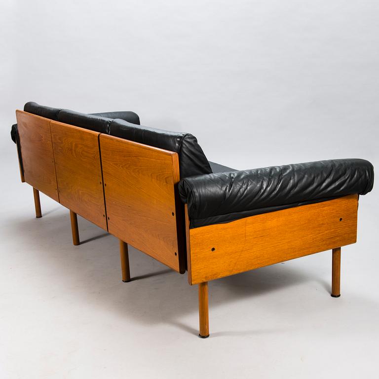 YRJÖ KUKKAPURO, a late 1970s 'Ateljee' sofa manufactured by Haimi.