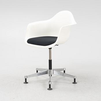 Charles & Ray Eames, a 'PACC' chair, Vitra.