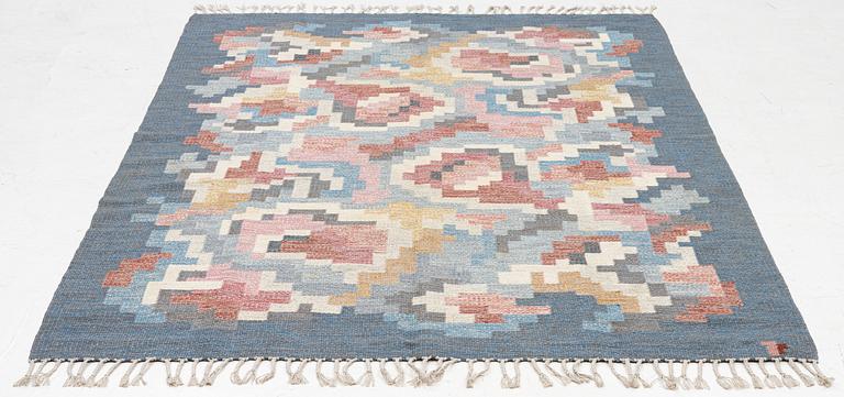 Erik Lundberg, Vävaregården, rug “Korall blå”, rölakan, 240 x 170 cm, signed V.