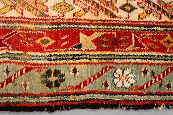 Matta, antik Indisk, sannolikt Agra, ca 467,5-474 x 369,5-374 cm.