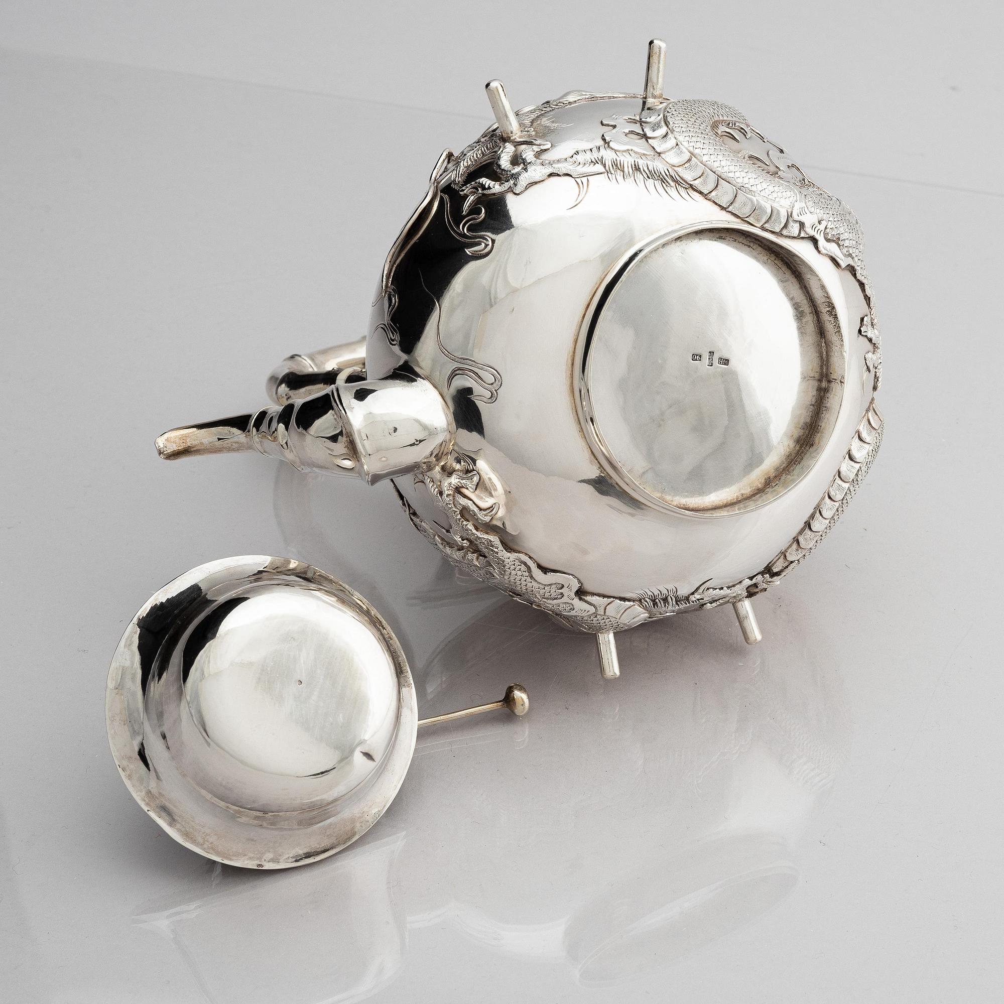 Teservis, fem delar, silver. Wang Hing & Co, Hong Kong & Canton.