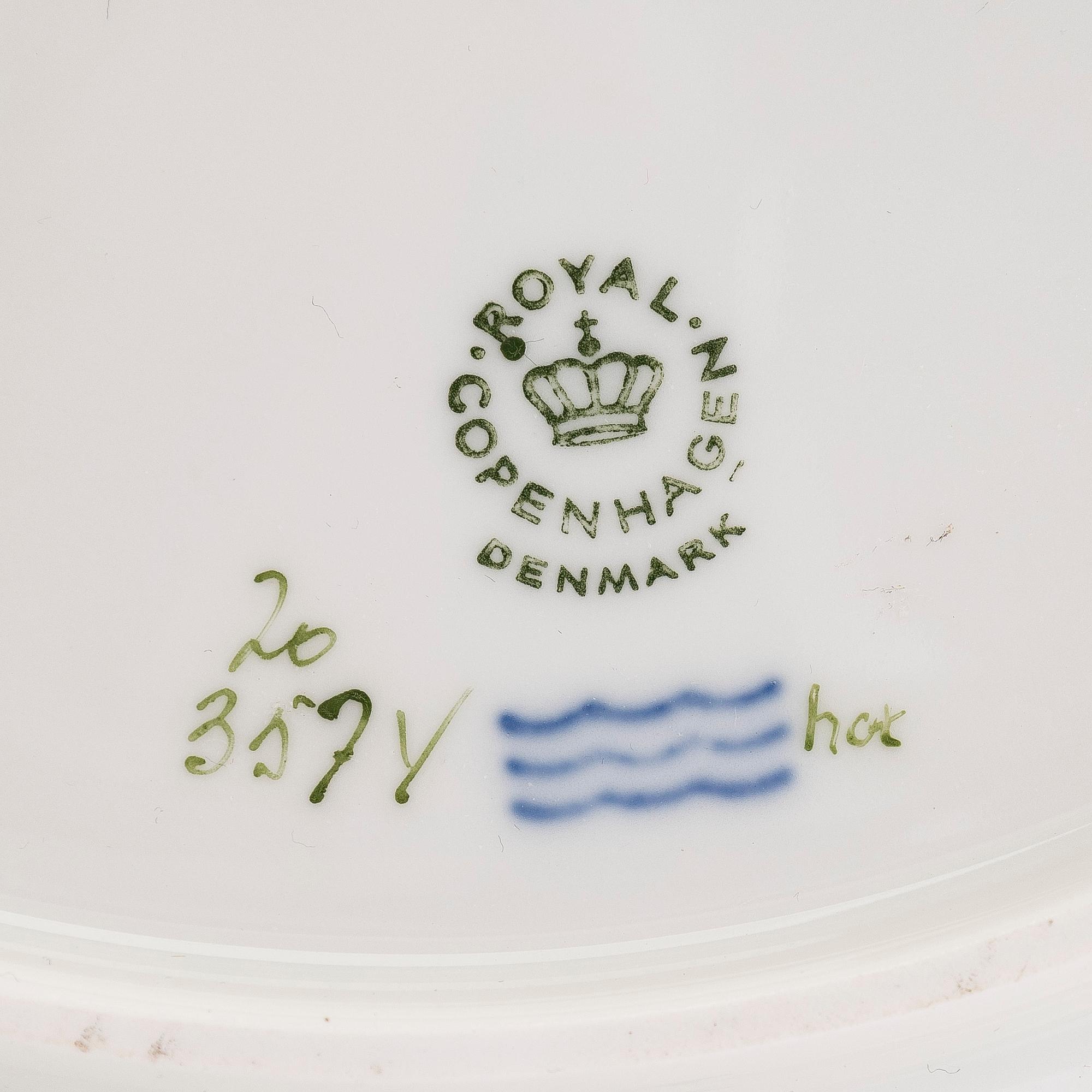 A "Flora Danica" porcelain plate, Royal Copenhagen, Denmark, 20th century.