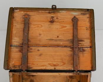 SKRIN, allmoge, märkt med årtal 1734.