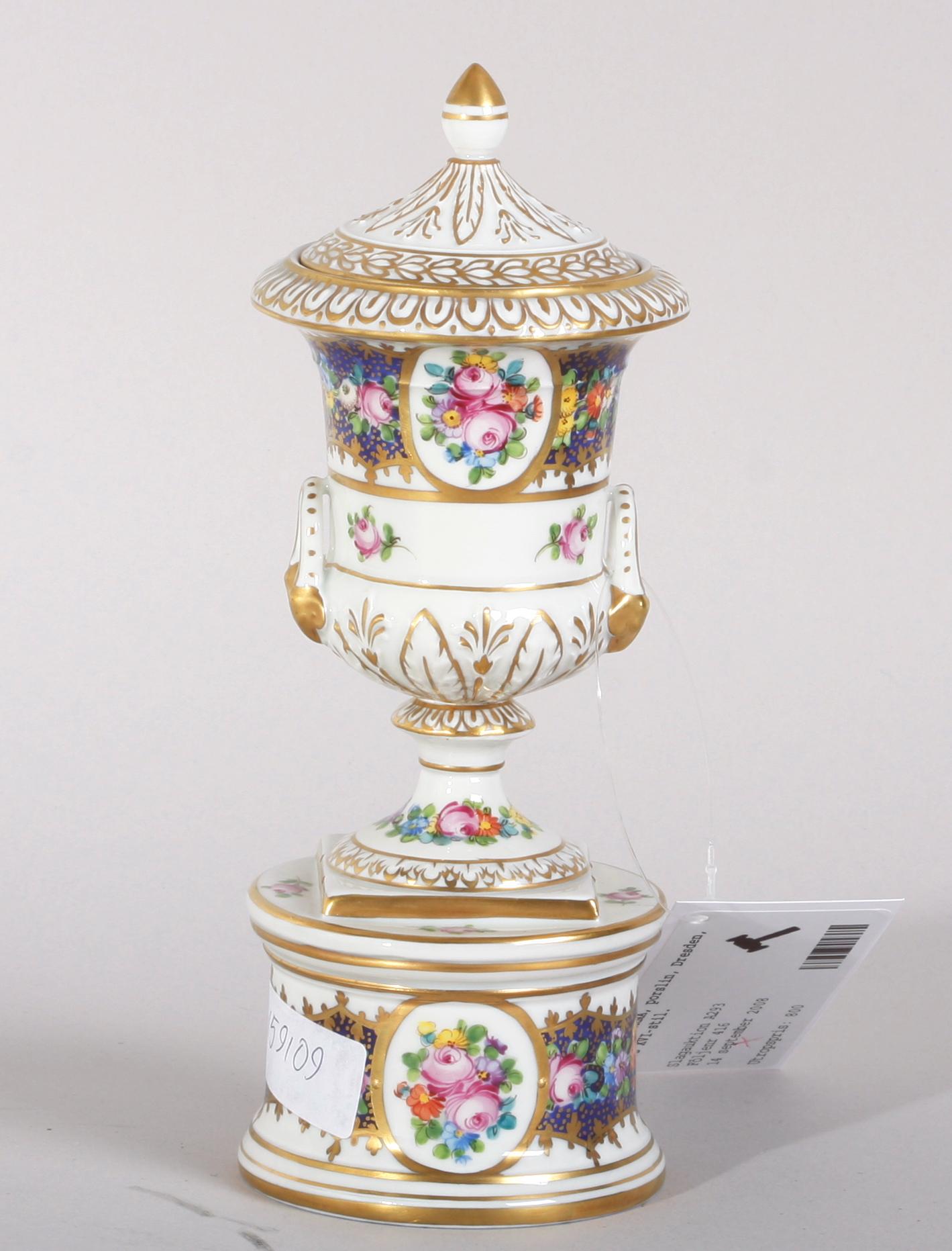 LOCKURNA, porslin, Dresden, Louis XVI-stil.