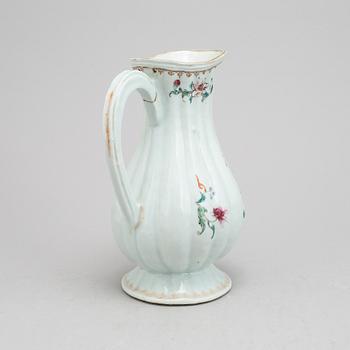 A Chinese famille rose porcelain ewer, Qing dynasty, Qianlong (1736-1795).