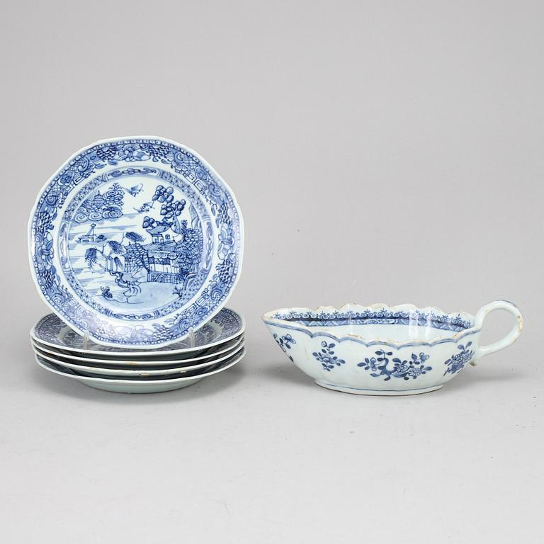 A set of five blue and white dessert dishes and a sauce boat, Qing dynasty, Qianlong (1736-95).