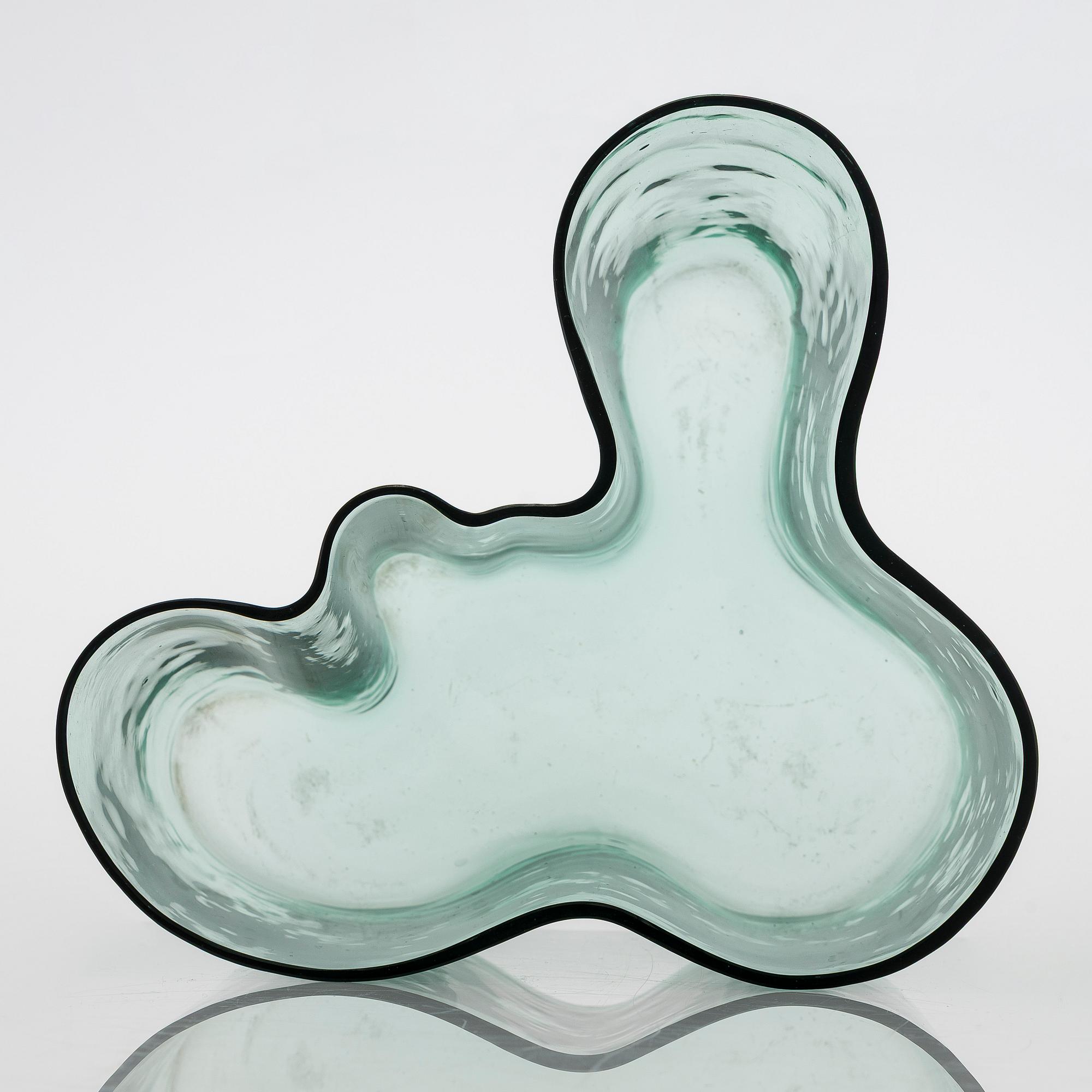 Alvar Aalto, A '9750' vase Karhula Glassworks in production 1937-1949.