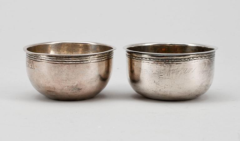 TUMLARE, 2 st, silver, Söderhamn, 1760 respektive 1800-tal. Vikt ca 39 gram.