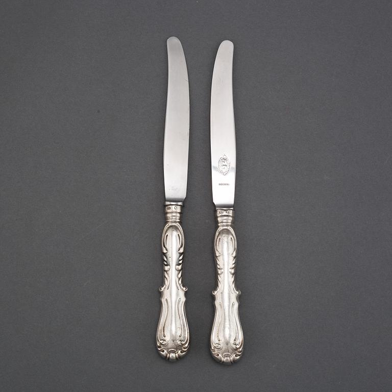 10 Swedish silver dinner knives, model Prins Albert, mark of G Möllenborg, Stockholm circa 1860.