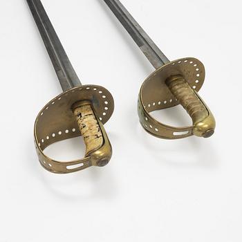 Sablar 2 st, svenska, m/1893 för kavalleriet.